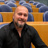 Oktay Sari