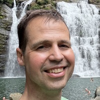 Jonathan W Lowe