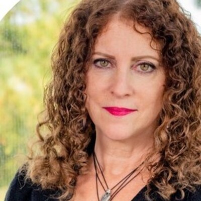 Carolyn Smith-Barrett