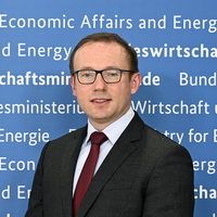 Dr. Daniel Lukas
