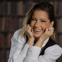 Helena Azambuja
