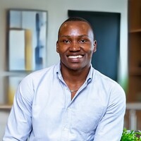 Sangalo Mwenyinyo