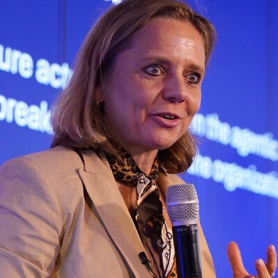 Barbara Arnst