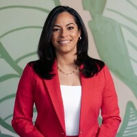 Leslie Pascual