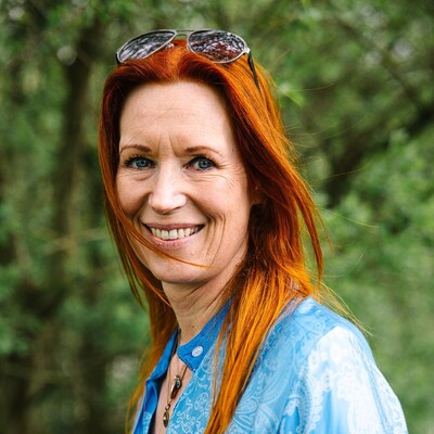 Mette B. Lorenzen
