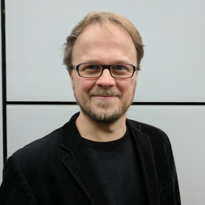 Jöran Muuß-Merholz, Experte im Themenbereich offenes und proressives Arbeiten und Lernen und Teil der Agentur „J&K – Jöran und Konsorten“