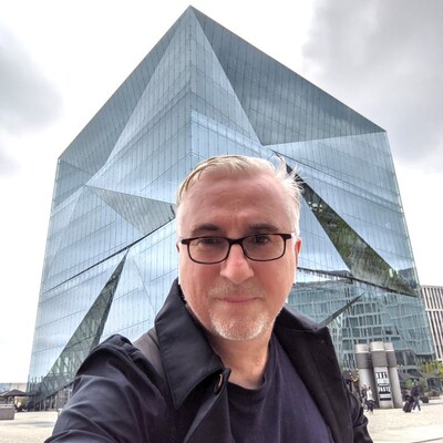 Werner Bogula, Computerlinguist und Digital Enabler beim Artificial Intelligence Center, Hamburg (ARIC)