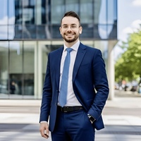 Dr. Ryan Rad