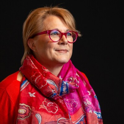 Photo of Nikki Chapple